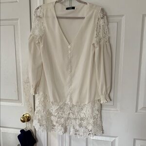Beautiful lace blouse/dress sz M NWOT